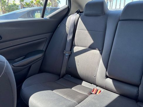 Used 2025 Nissan Altima 2.5 SV FWD image 39