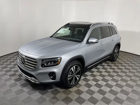 New 2026 Mercedes-Benz GLB 250 image 9