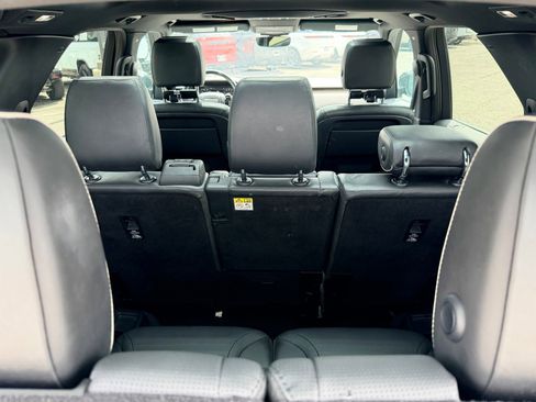 Used 2019 Land Rover Discovery HSE AWD/4WD image 21