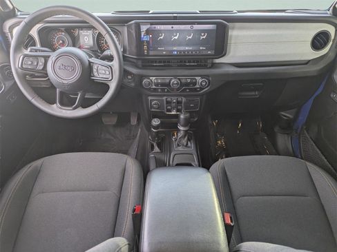 Used 2024 Jeep Gladiator Sport image 22