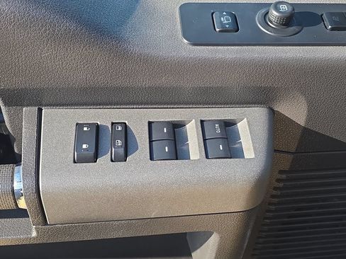 Used 2011 Ford F250 Lariat w/ Lariat Interior Pkg AWD/4WD image 28