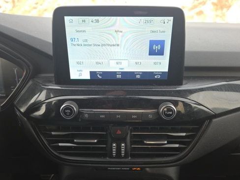 Used 2024 Ford Escape ST-Line w/ Cold Weather Package image 32