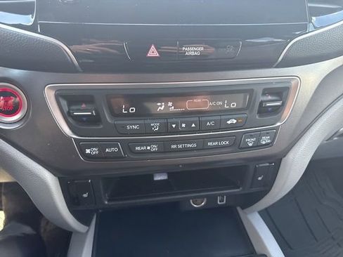 Used 2020 Honda Pilot EX image 12