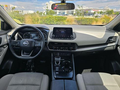 Used 2025 Nissan Rogue SV FWD image 22