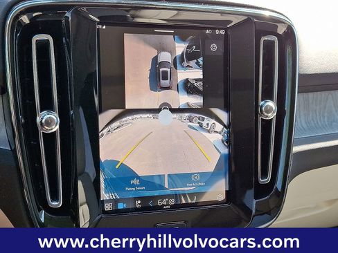 Certified 2025 Volvo XC40 B5 Ultra w/ Protection Package Premier image 19