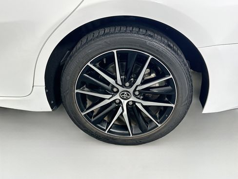 Used 2022 Toyota Camry SE image 11