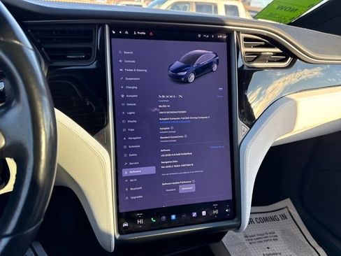 Used 2020 Tesla Model X Long Range image 19