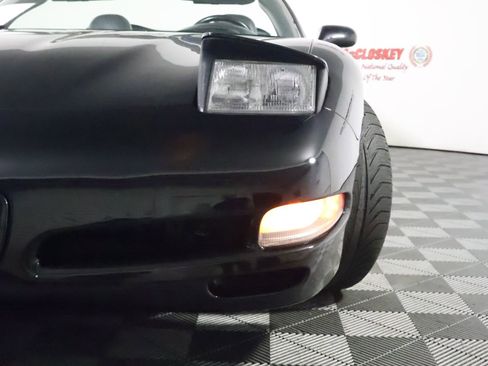 Used 2003 Chevrolet Corvette Convertible w/ Preferred Equipment Group1 RWD image 24