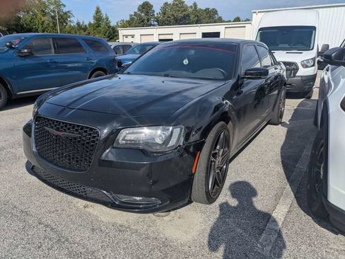 Used 2023 Chrysler 300 S RWD image 2