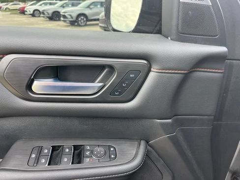Used 2025 Nissan Armada PRO-4X w/ Pro-4X Premium Package AWD/4WD image 15
