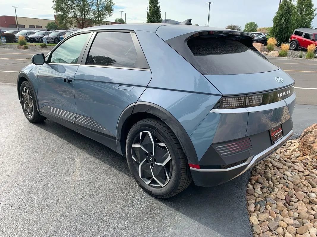 Used 2024 Hyundai Ioniq 5 SEL AWD/4WD image 5