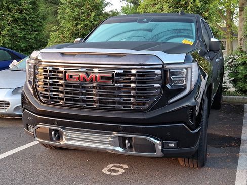 Used 2023 GMC Sierra 1500 Denali Ultimate image 2