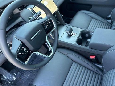 New 2025 Land Rover Discovery Sport Dynamic SE AWD/4WD image 17
