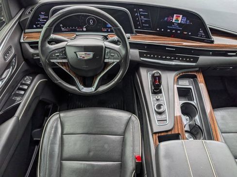 Used 2021 Cadillac Escalade ESV Premium Luxury w/ LPO, Illumination Package AWD/4WD image 6