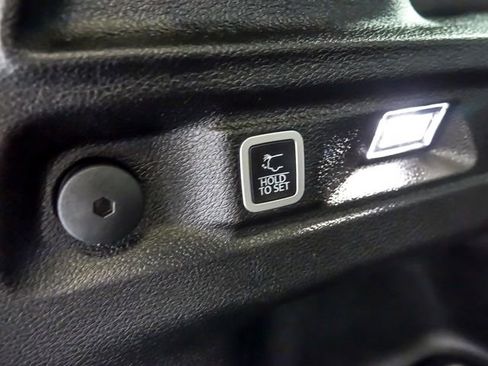 Used 2022 Jeep Grand Cherokee L Limited AWD/4WD image 31