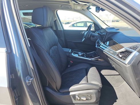Used 2025 BMW X7 xDrive40i image 11