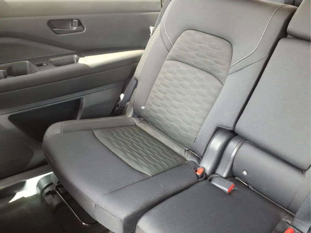 Certified 2026 Nissan Pathfinder SV FWD image 17