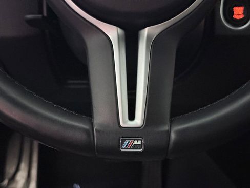 Used 2016 BMW M4 Convertible image 36