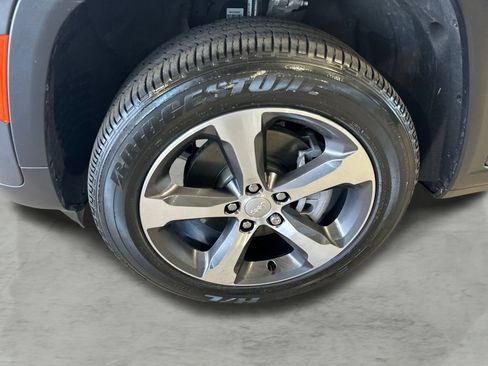 Used 2023 Jeep Grand Cherokee 4WD 4xe image 18