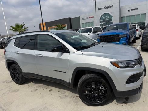 New 2026 Jeep Compass Latitude image 1