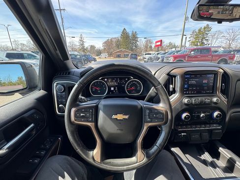 Used 2020 Chevrolet Silverado 1500 High Country w/ Technology Package image 15