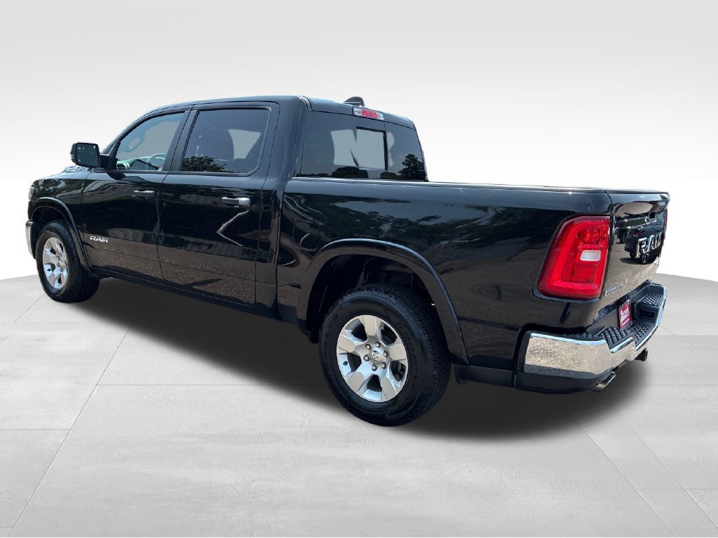 Used 2025 RAM 1500 Big Horn AWD/4WD image 3