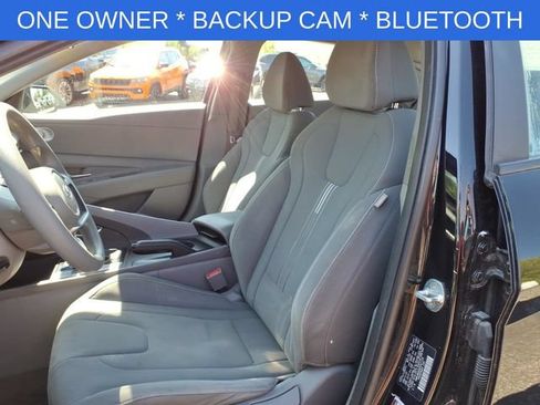 Used 2023 Hyundai Elantra SEL w/ Cargo Package FWD image 12