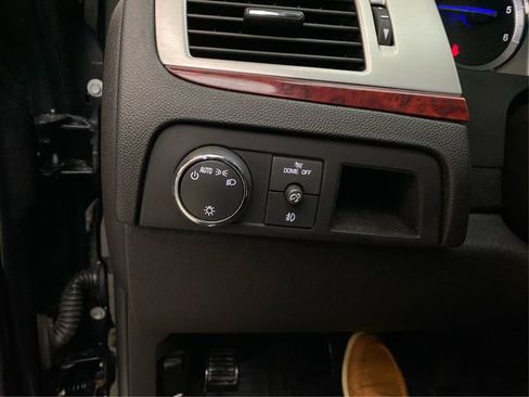 Used 2014 Cadillac Escalade Luxury image 22