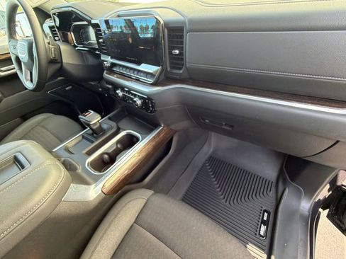 Used 2022 GMC Sierra 1500 Elevation w/ Preferred Package image 33