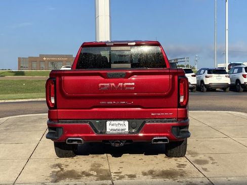 Used 2022 GMC Sierra 1500 Denali w/ Driver Alert Package II AWD/4WD image 10