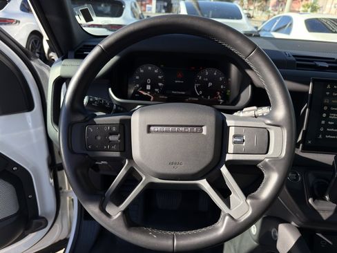 Used 2024 Land Rover Defender 130 X-Dynamic SE image 30
