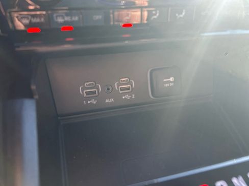 Used 2025 Jeep Grand Cherokee Altitude image 29