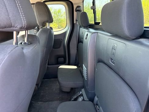 Certified 2025 Nissan Frontier SV RWD image 11