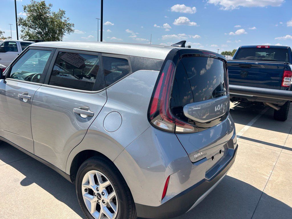 Used 2023 Kia Soul LX w/ Option Group 015 FWD image 5