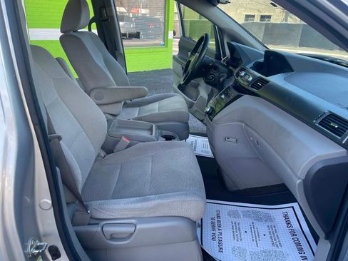 Used 2012 Honda Odyssey EX image 17