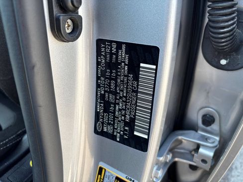 Used 2025 Hyundai Venue SEL FWD image 29