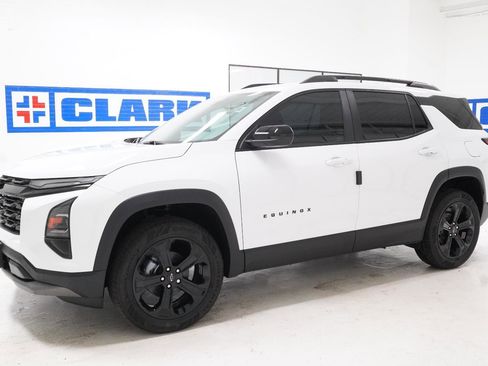 New 2026 Chevrolet Equinox LT w/ Midnight Edition FWD image 10