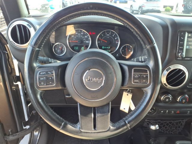 Used 2017 Jeep Wrangler Unlimited Sahara w/ Connectivity Group AWD/4WD image 18