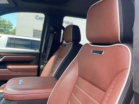 Used 2025 GMC Sierra 2500 Denali Ultimate w/ Max Trailering Package AWD/4WD image 7