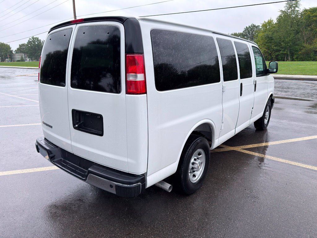 New 2025 Chevrolet Express 3500 LS w/ Chrome Appearance Package RWD image 7