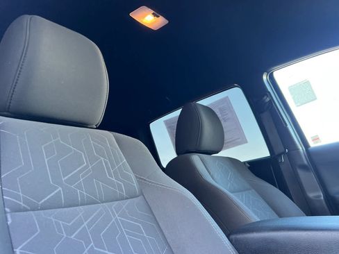 Used 2018 Toyota Tacoma TRD Sport image 16