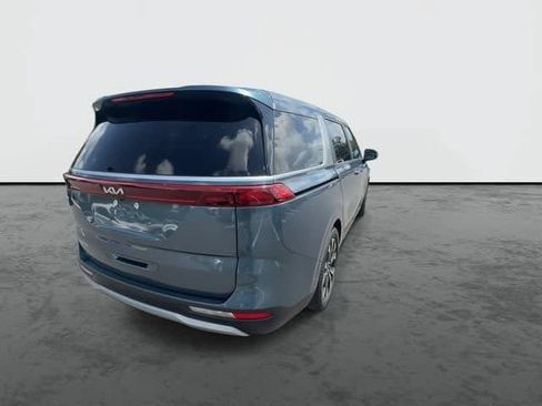 Used 2023 Kia Carnival EX FWD image 9