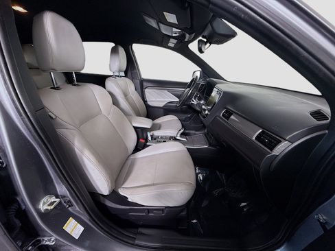 Used 2022 Mitsubishi Outlander GT image 29