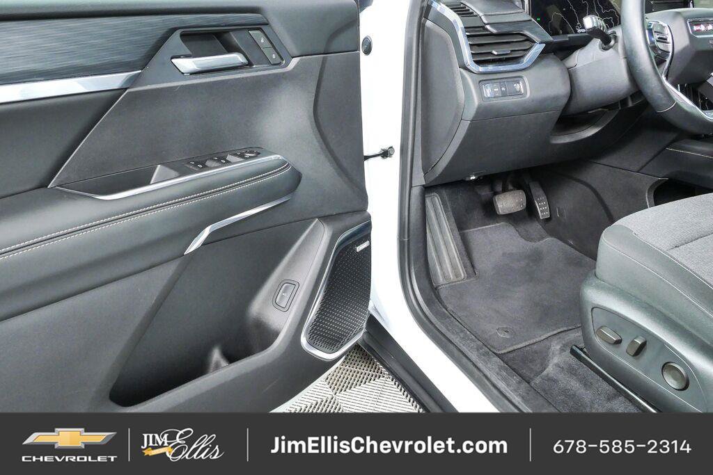 Certified 2025 GMC Acadia Elevation FWD image 9