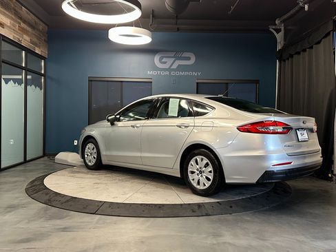Used 2019 Ford Fusion S image 5