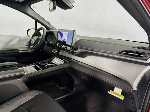 New 2026 Toyota Sienna XSE FWD image 30