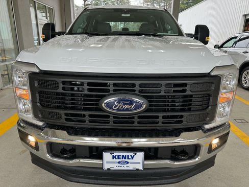 New 2026 Ford F250 XL w/ XL Chrome Package image 7