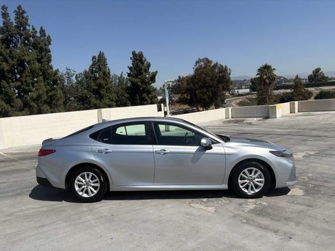 Used 2026 Toyota Camry LE FWD image 32