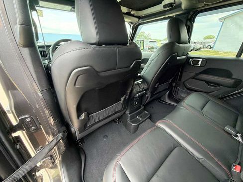 Used 2026 Jeep Wrangler Unlimited Rubicon AWD/4WD image 15