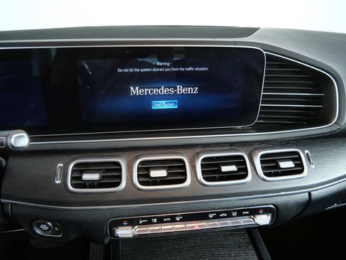 Used 2021 Mercedes-Benz GLS 450 4MATIC image 19